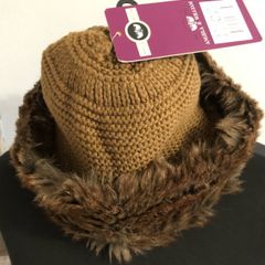 Angela  & William hat