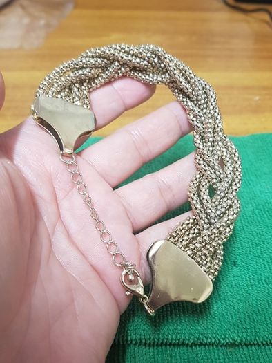 Elegant bracelet