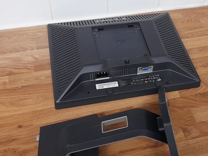 Dell E156FPf LCD 15 Inch Computer Monitor