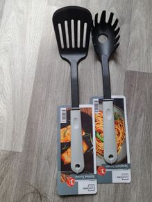 Lemon squeezer and Spatuals