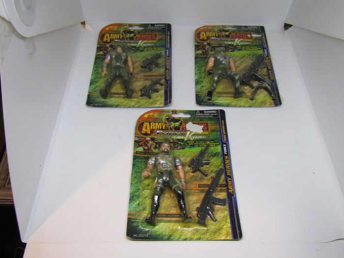 Lot of 3 Army Heroes Force Peacekeeper Figures