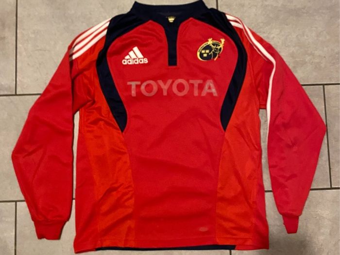 Munster Long sleeved rugby jersey from seasons 2007/2009