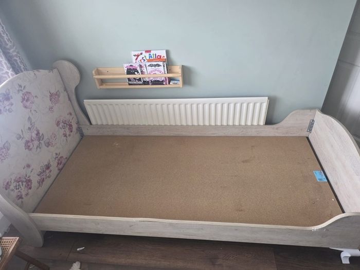Childrens bed