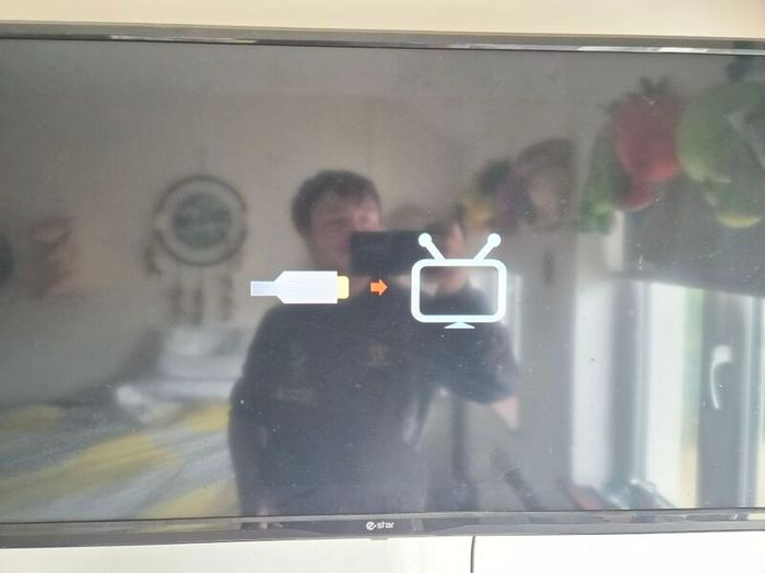 tv 32 inch estar with barracks