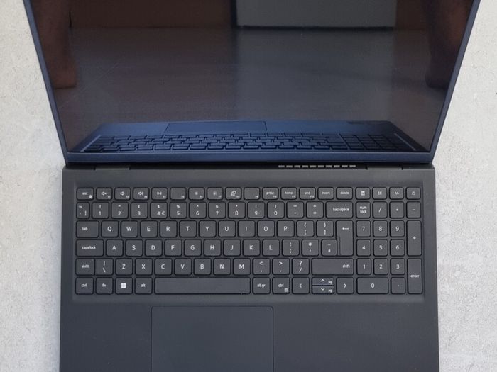 Dell Vostro 3525, AMD Ryzen 5 5625u 16GB 512GB