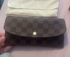 louis vuitton emilie purse