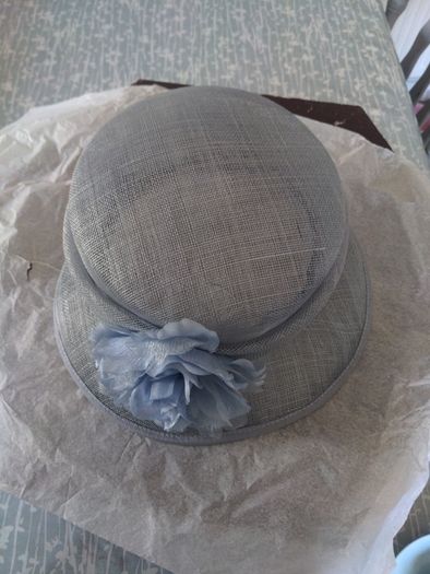 Debut ladies hat