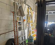 Platform ladders