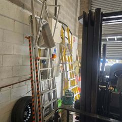 Platform ladders