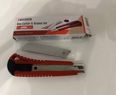 Box Cutter & Bladder set