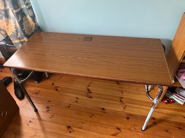 School desk / table