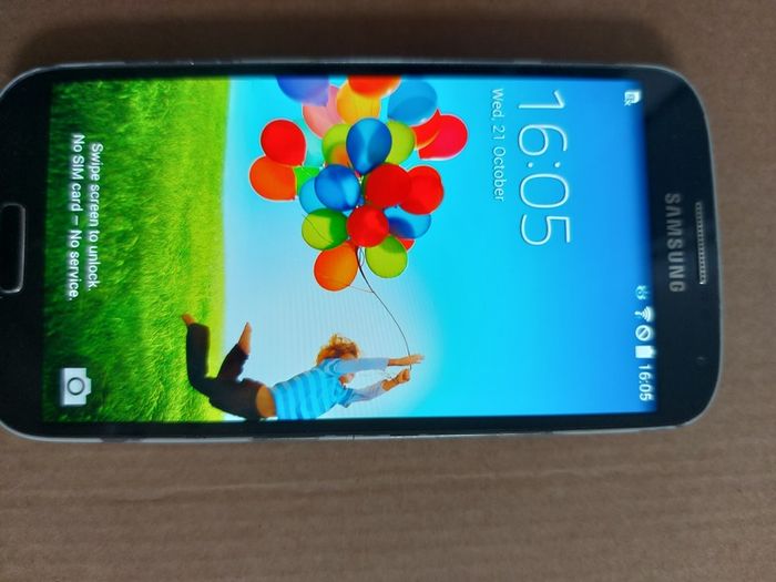 Samsung Galaxy S4, Model GT-19406, 16GB, working great and in excellent condition