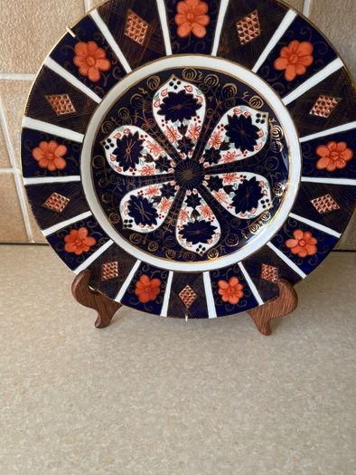 1128 a"Old Imari" pattern 11" Wall plate