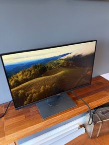 Dell 27" Monitor UP2716D