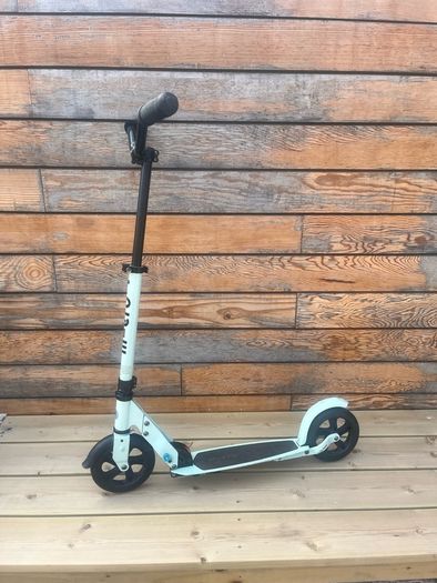 Micro Speed Deluxe scooter