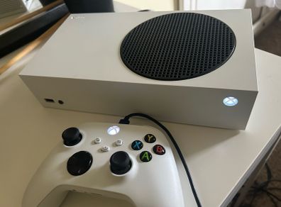 Xbox Series S and Acer gaming monitor