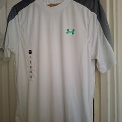 under armour T shirt