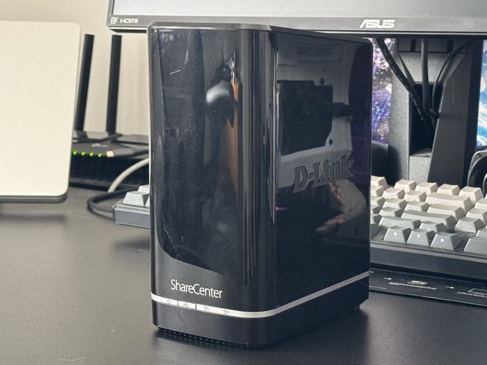 D-Link ShareCenter DNS-320L Network Storage (NAS)