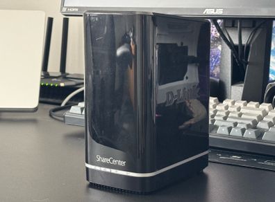 D-Link ShareCenter DNS-320L Network Storage (NAS)