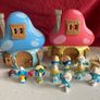 Smurf houses and figures Image 2