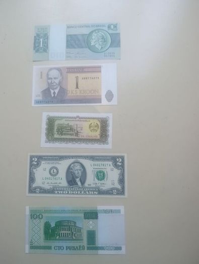 28 World Bankbotes