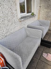 2x sofas