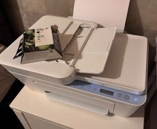HP DeskJet 4222e + New Cartages