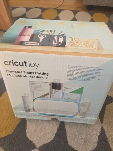 Cricut Joy Starter Bundle with EasyPress Mini