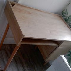 Quality Wooden DESK 40 euro for quick sale