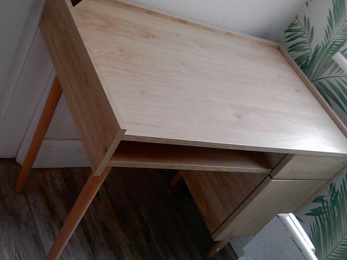 Free Desk