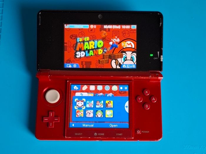Nintendo 3DS Metallic Red