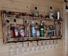 Floating drinks shelf