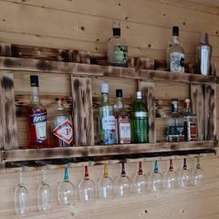 Floating drinks shelf