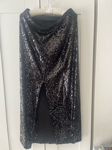Brand New beautiful sequined skirt