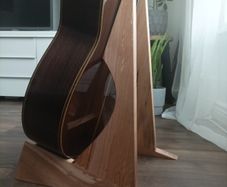 Guitar stand