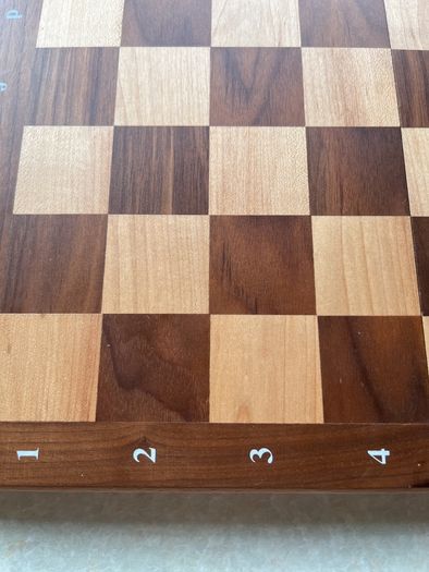 Gokl quality Wooden box Chess Set as New