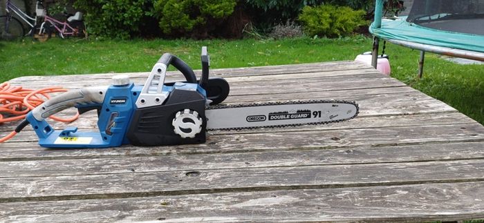 Hyundai 2400W Electric Chainsaw