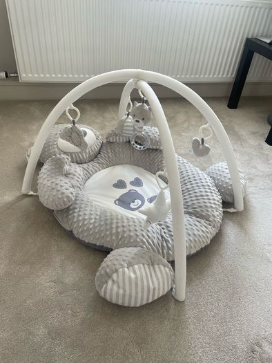 Baby gym mat