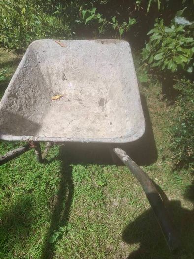 wheelbarrow