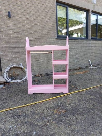 childs shelving unit