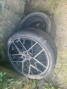 four wheel with two tyres