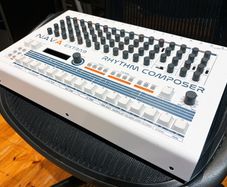 e-licktonic Nava Extra9 - Drum Machine TR-909 Clone - Excellent