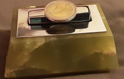 Green onyx table lighter