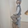 Lladro (Shoe Shine Boy) - Figuirine Image 4