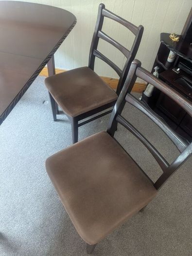 table and chairs