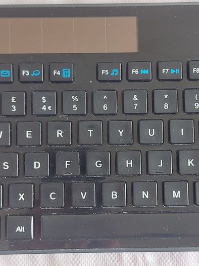 Logitech Wireless Solar Keyboard K750, excellent cosmetic condition, without  tiny Logitech Unifying receiver