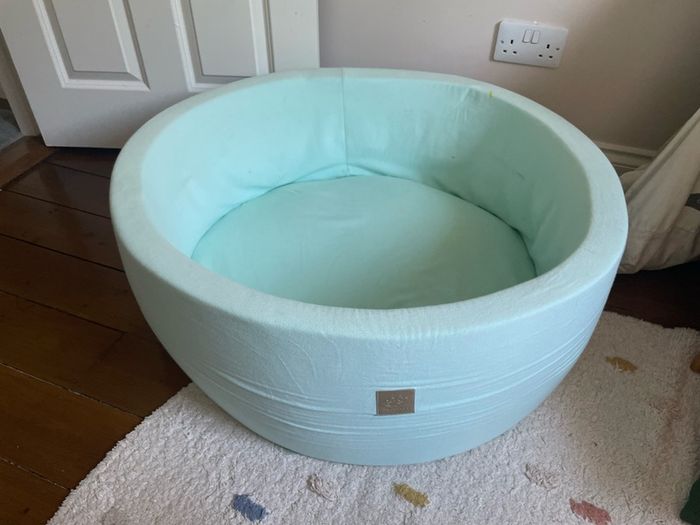 Ball pit
