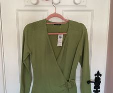 jumper Bnwt olive green wrap jumper size 10/12