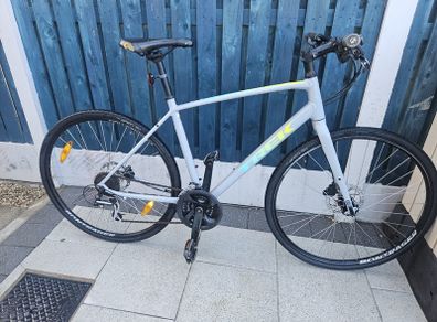 Trek FX2 Hybrid Bike