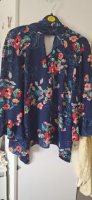 top says size 16 more 14